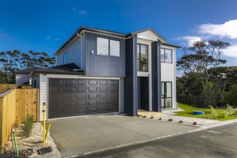 Photo of property in 14 Sauterne Road, Kumeu, 0810
