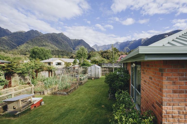 Photo of property in 17 Pekanga Drive, Fox Glacier, 7886