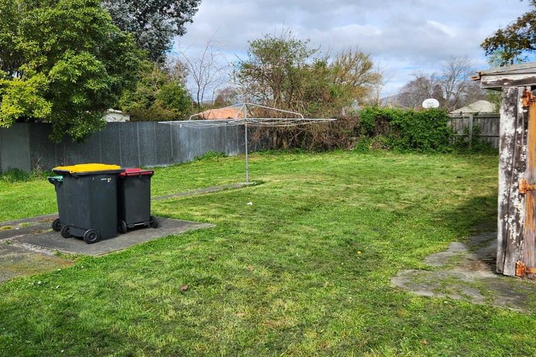 Photo of property in 325 Riccarton Road, Upper Riccarton, Christchurch, 8041