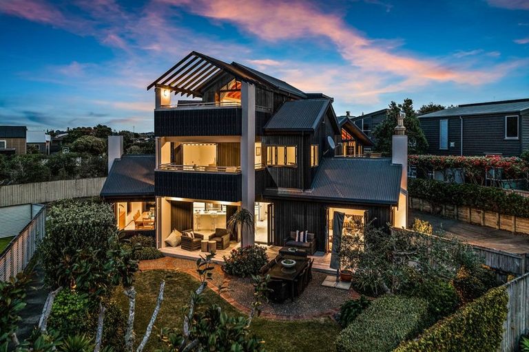 Photo of property in 1 Lagoon Way, Omaha, 0986