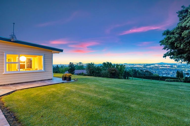 Photo of property in 190 Redoubt Road, Flat Bush, Auckland, 2019
