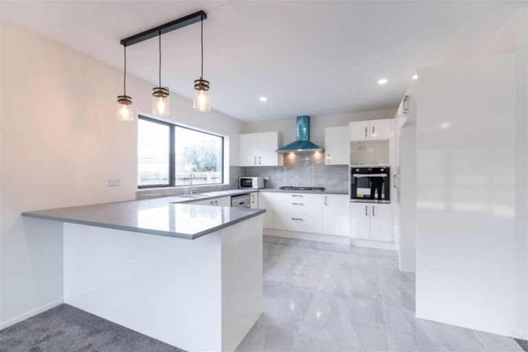 Photo of property in 18b Riverpark Crescent, Henderson, Auckland, 0610