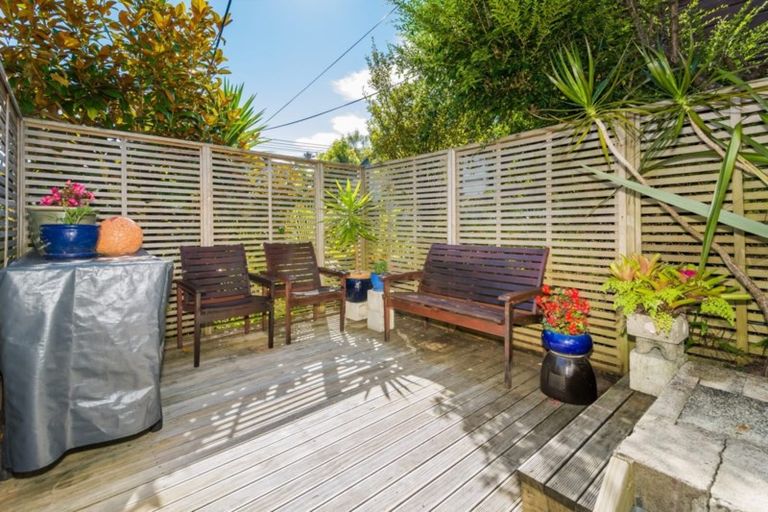 Photo of property in 1/43 Seaton Road, Murrays Bay, Auckland, 0630