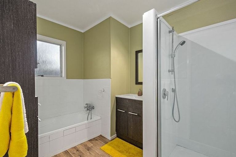 Photo of property in 3 Seabar Place, Glen Eden, Auckland, 0602