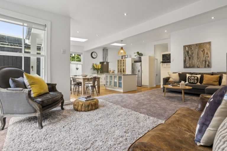 Photo of property in 8 Glen Road, Stokes Valley, Lower Hutt, 5019