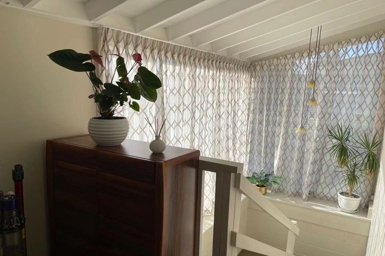 Photo of property in 1/329 Pakuranga Road, Pakuranga Heights, Auckland, 2010