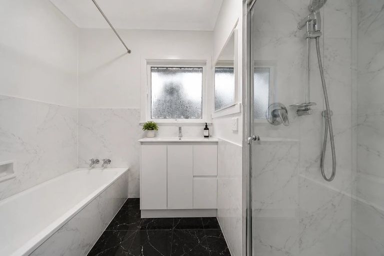 Photo of property in 41 Royal Road, Massey, Auckland, 0614