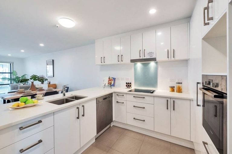 Photo of property in Apollo Apartments, 201/46 Rosedale Road, Rosedale, Auckland, 0632