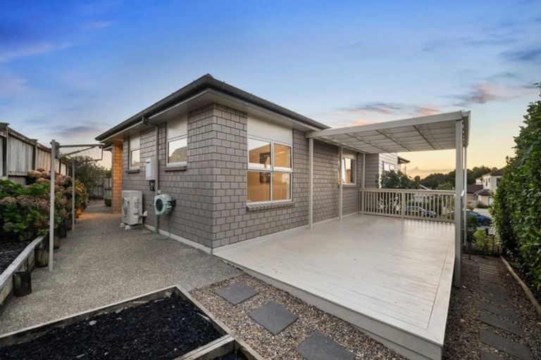 Photo of property in 231 Jeffs Road, Flat Bush, Auckland, 2016