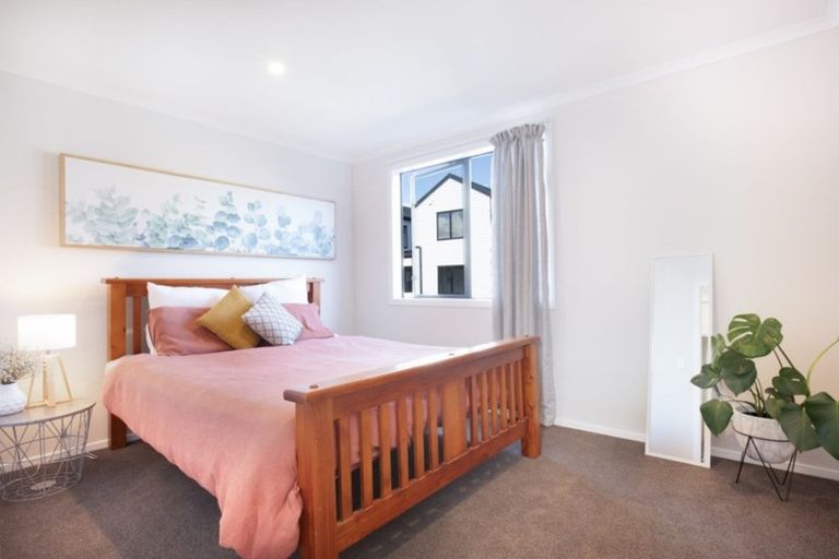 Photo of property in 14 Uku Lane, Hobsonville, Auckland, 0616