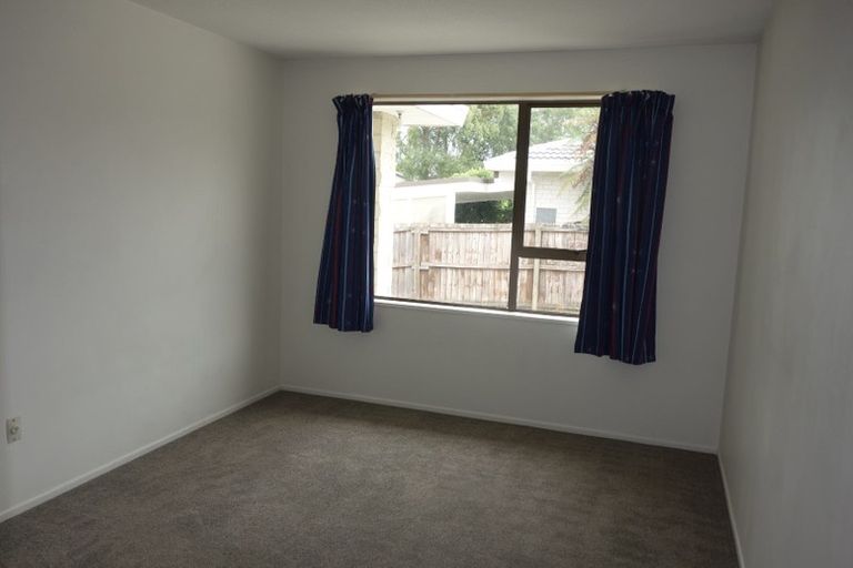 Photo of property in 22a Chipping Lane, Redwood, Christchurch, 8051