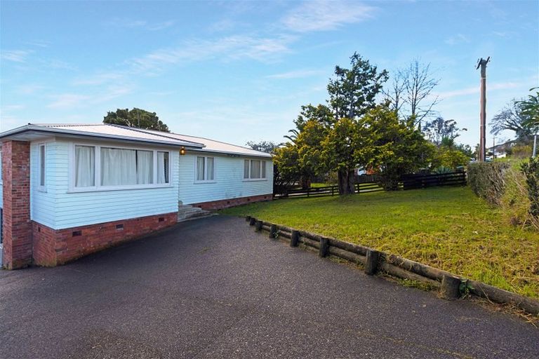 Photo of property in 15 Sherwood Avenue, Te Atatu South, Auckland, 0610