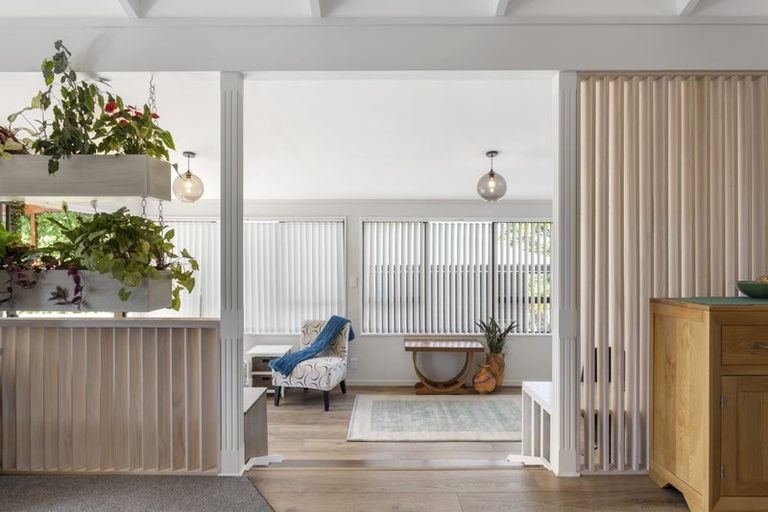 Photo of property in 36 Elliston Crescent, Stanmore Bay, Whangaparaoa, 0932