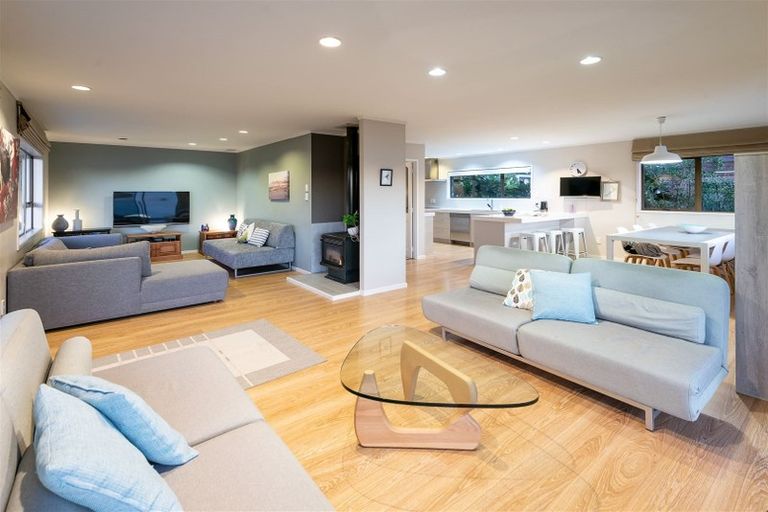 Photo of property in 12 Bucklands Beach Road, Bucklands Beach, Auckland, 2012