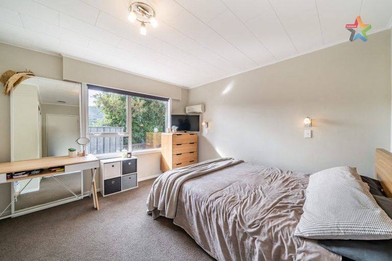 Photo of property in 12 Waipuna Grove, Stokes Valley, Lower Hutt, 5019