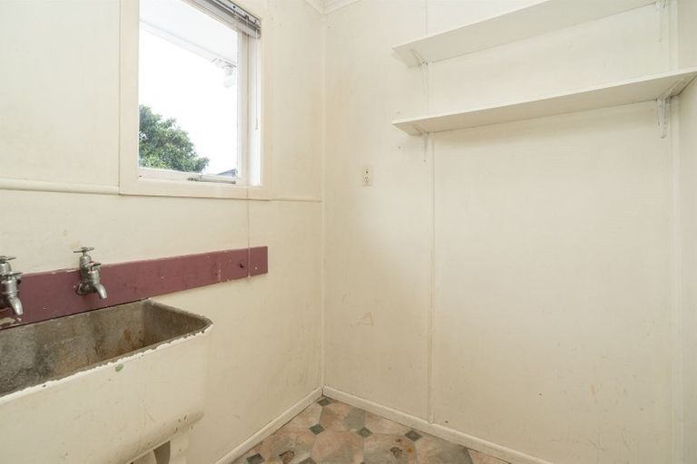 Photo of property in 77 Collins Road, Melville, Hamilton, 3206