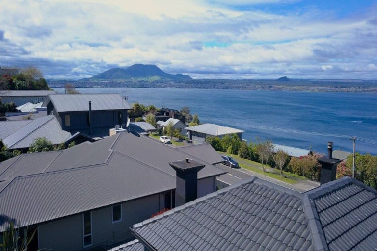 Photo of property in 86 Wakeman Road, Acacia Bay, Taupo, 3330