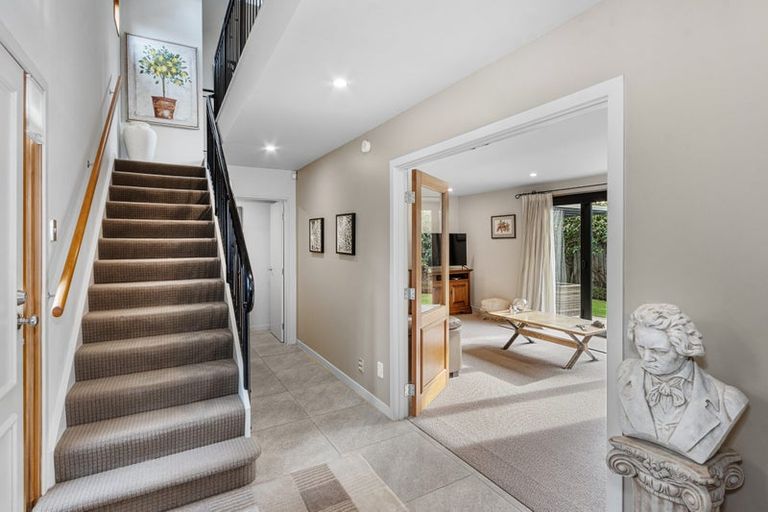 Photo of property in 100 Straven Road, Fendalton, Christchurch, 8014