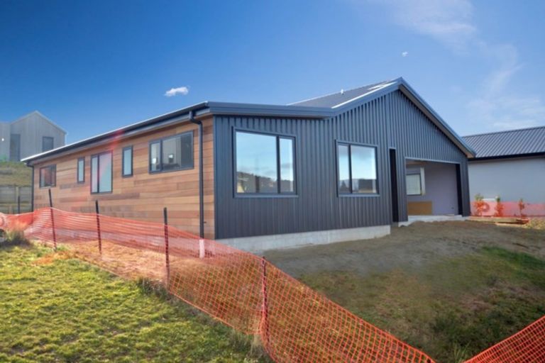 Photo of property in 43 Mount Linton Avenue, Wanaka, 9305
