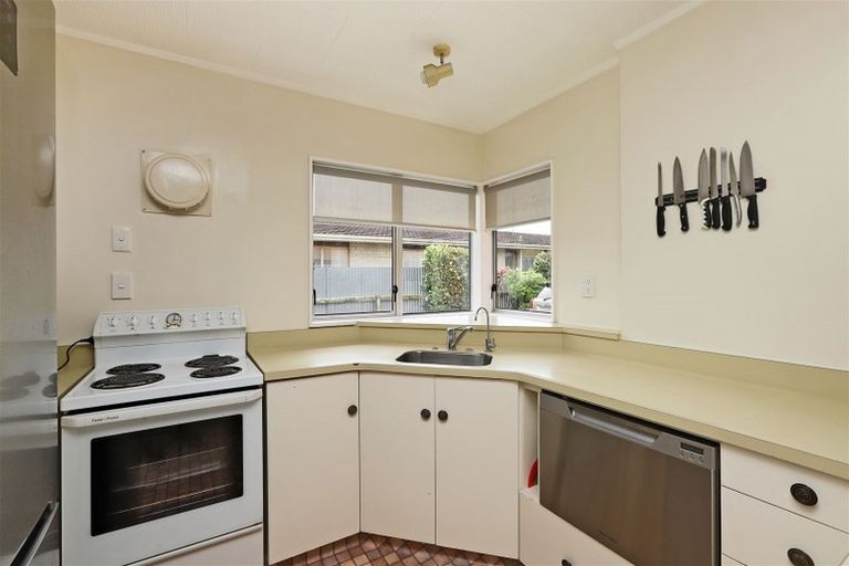 Photo of property in 3/805 Heretaunga Street East, Parkvale, Hastings, 4122