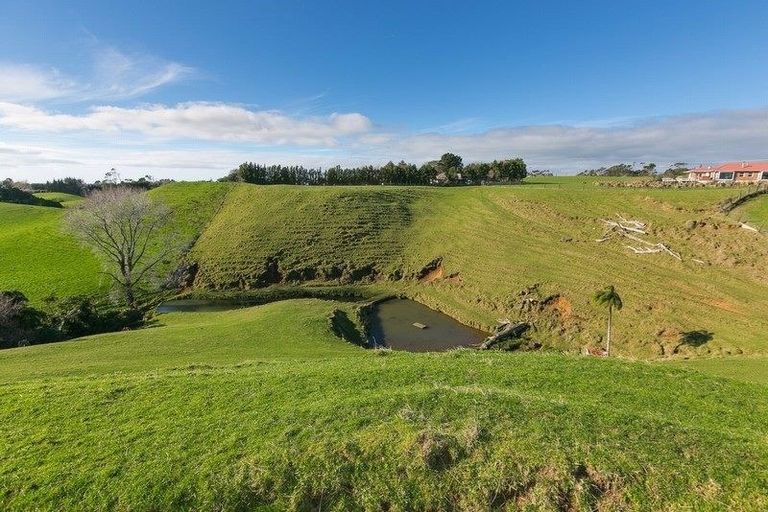 Photo of property in 568 Mangorei Road, Mangorei, New Plymouth, 4371
