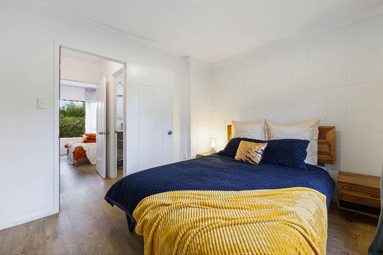 Photo of property in 3/52 Fruitvale Road, New Lynn, Auckland, 0600