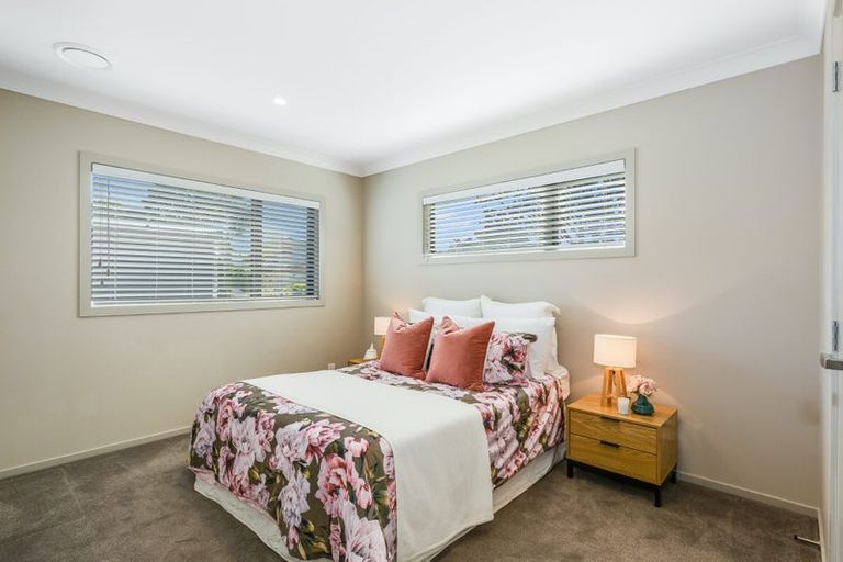Photo of property in 45 Brindle Way, Newlands, Wellington, 6037