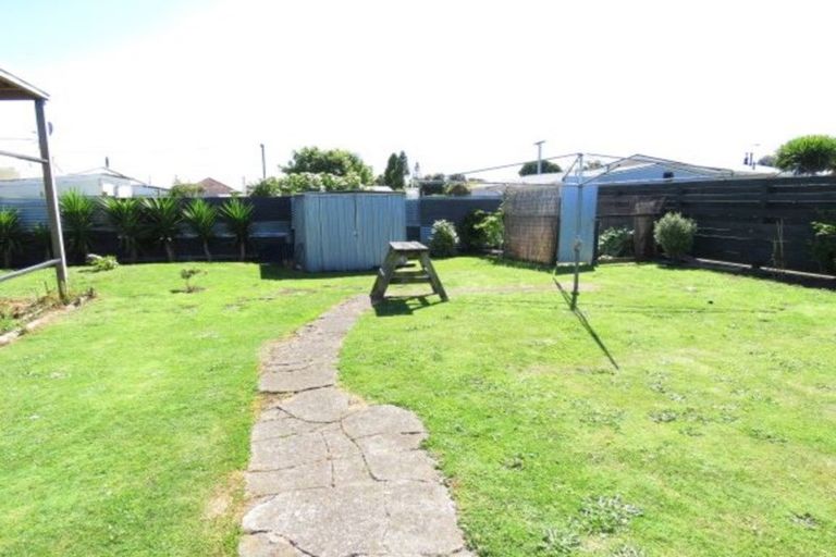 Photo of property in 18 Campbell Street, Hawera, 4610