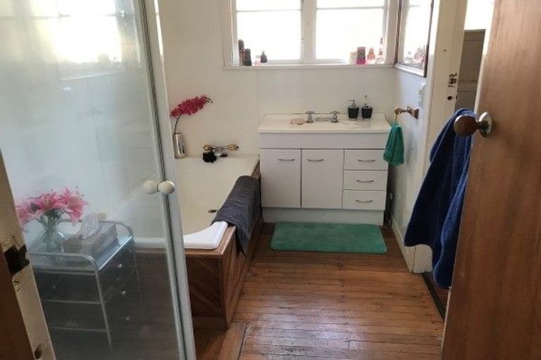 Photo of property in 11 Reynolds Avenue, Bishopdale, Christchurch, 8053