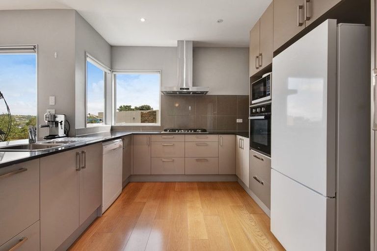 Photo of property in 41 Maylee Crescent, Gulf Harbour, Whangaparaoa, 0930