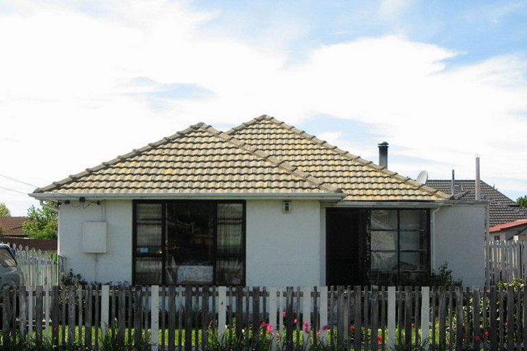 Photo of property in 4 Momorangi Crescent, Redwood, Christchurch, 8051