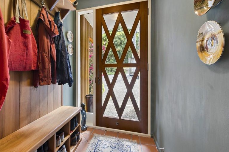 Photo of property in 32 Kotari Road, Days Bay, Lower Hutt, 5013