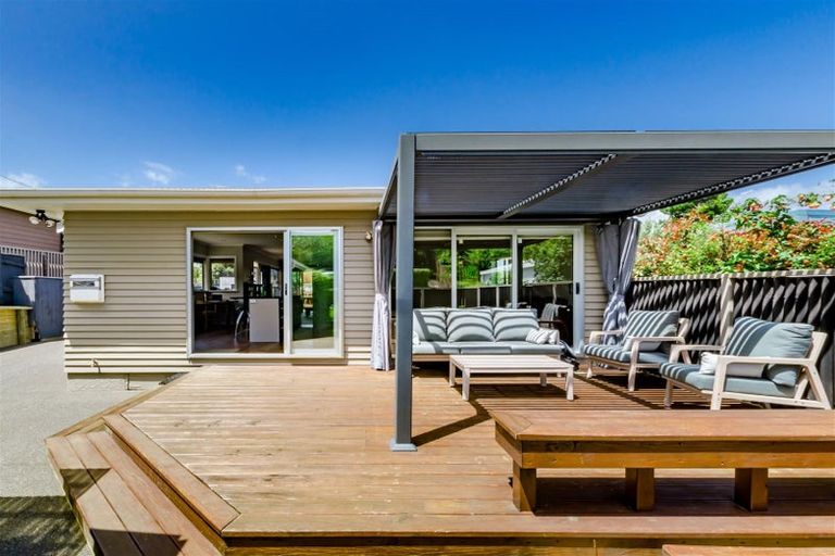 Photo of property in 10 Dale Road, Raumati South, Paraparaumu, 5032