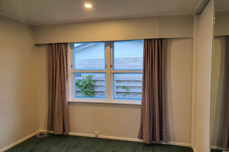 Photo of property in 61 Gloria Avenue, Te Atatu Peninsula, Auckland, 0610