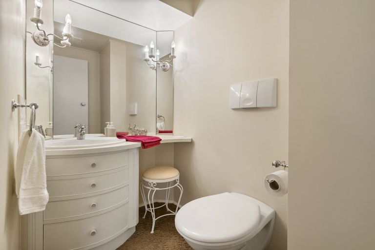 Photo of property in 37 Burrows Avenue, Karori, Wellington, 6012