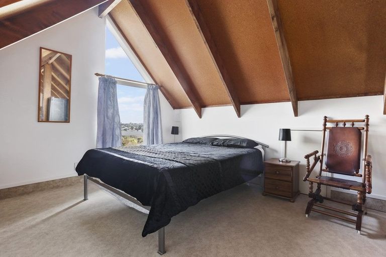 Photo of property in 6a D'oyly Drive, Stanmore Bay, Whangaparaoa, 0932