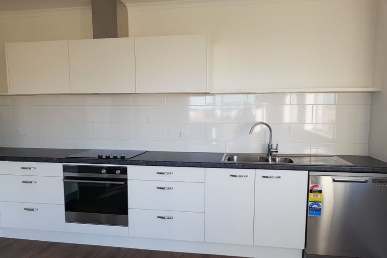 Photo of property in 16 Leebank Crescent, Riverhead, 0820