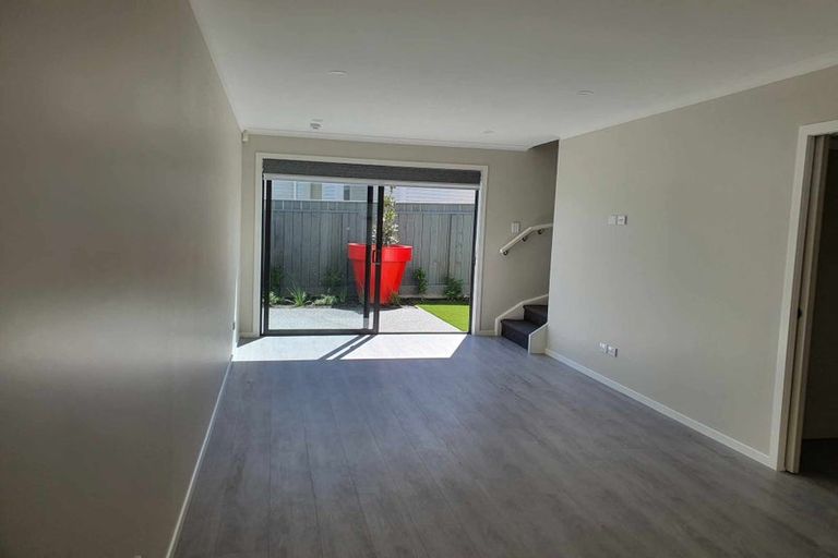 Photo of property in 6a Te Whiti Grove, Waterloo, Lower Hutt, 5011