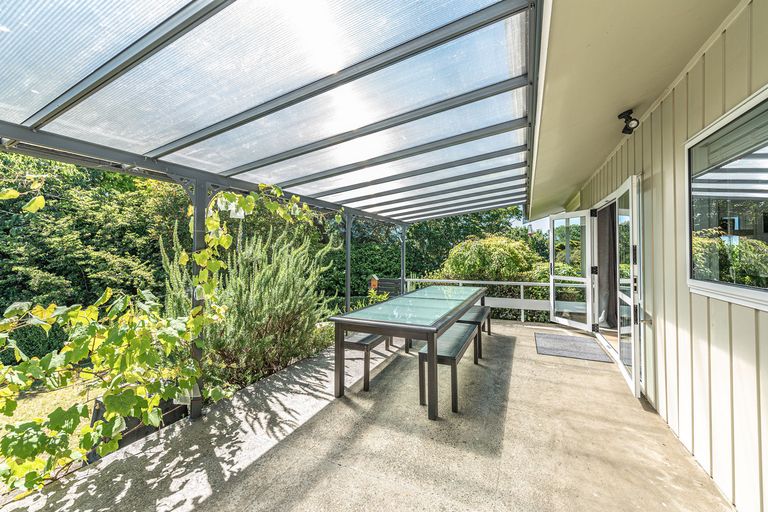 Photo of property in 16 Turere Place, Otamatea, Whanganui, 4501