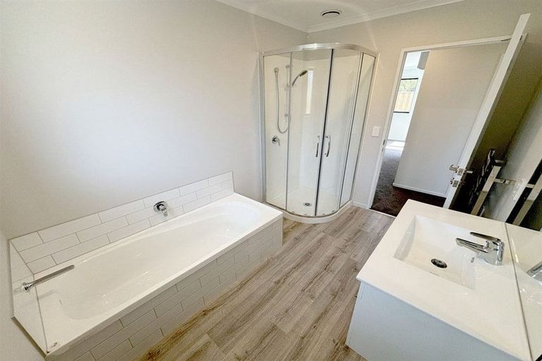 Photo of property in 35 Applegrove Crescent, Belfast, Christchurch, 8051