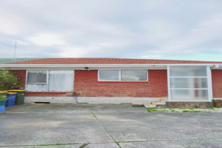 Photo of property in 1/36 Blacklock Avenue, Henderson, Auckland, 0612