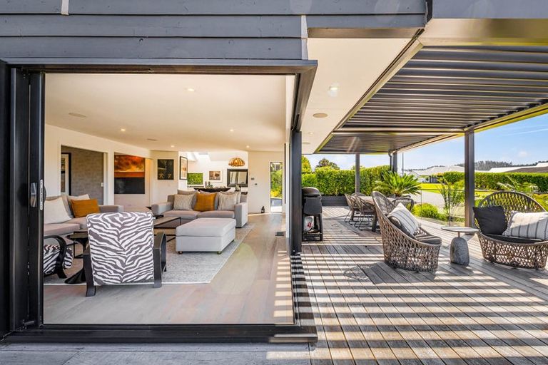 Photo of property in 10 York Terrace, Riverhead, 0820