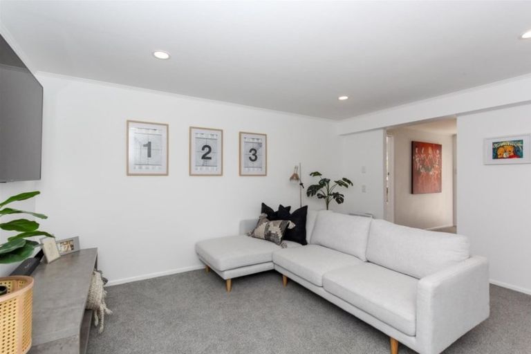 Photo of property in 185 Mangorei Road, Merrilands, New Plymouth, 4312