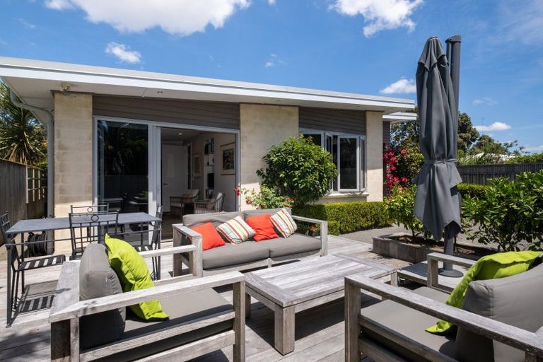 Photo of property in 42 Wellwood Terrace, Te Awanga, 4102