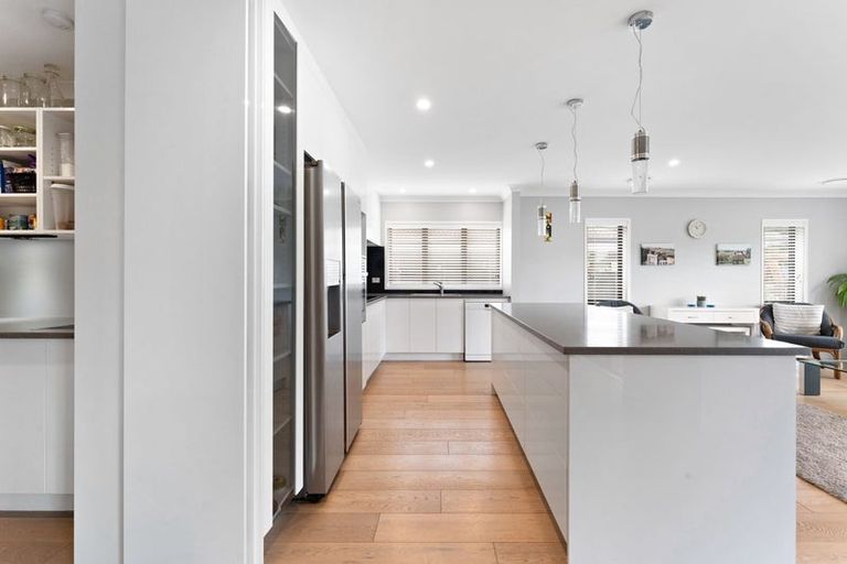 Photo of property in 23 Kahika Grove, Huapai, Kumeu, 0810