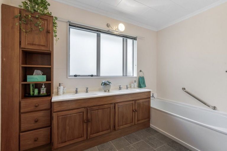 Photo of property in 7b Roto Street, Westown, New Plymouth, 4310