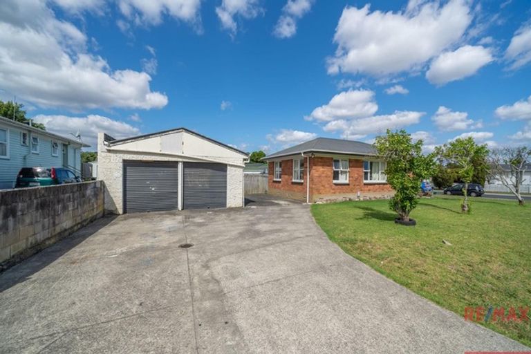 Photo of property in 2 Belgrave Place, Papakura, 2110