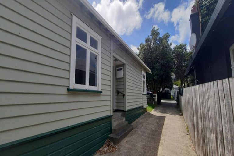 Photo of property in 4 Rotherham Terrace, Miramar, Wellington, 6022