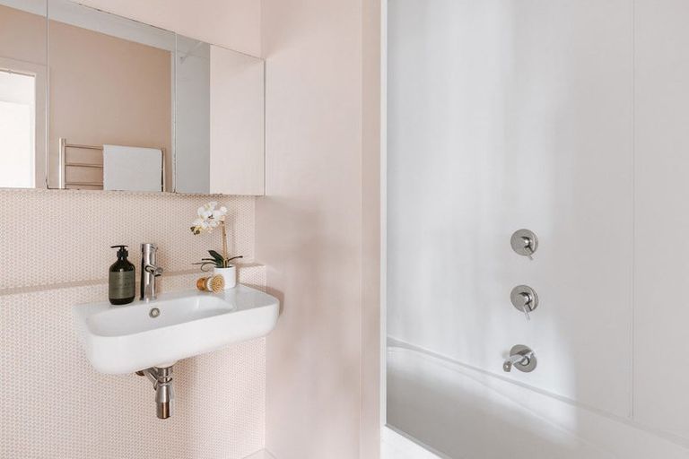 Photo of property in 77 Ngatai Road, Otumoetai, Tauranga, 3110