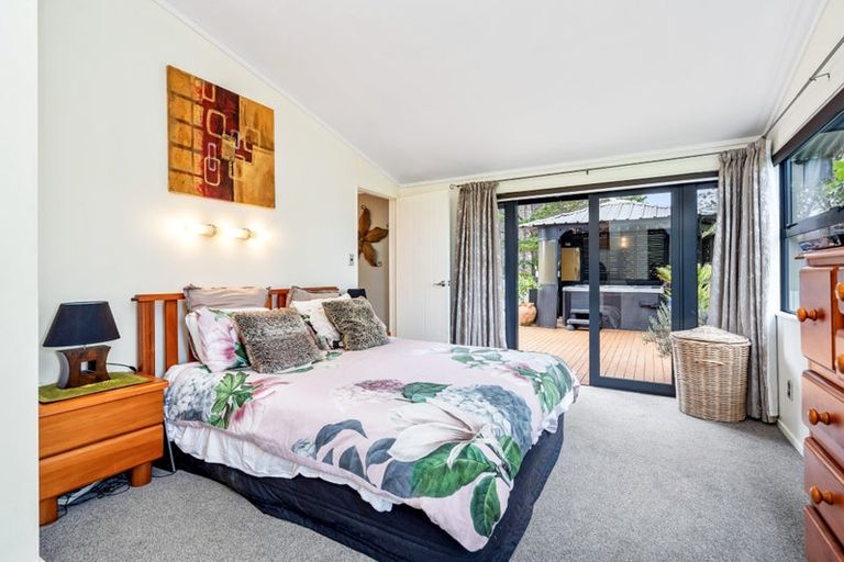 Photo of property in 66 Owhiwa Road, Parua Bay, Onerahi, 0192